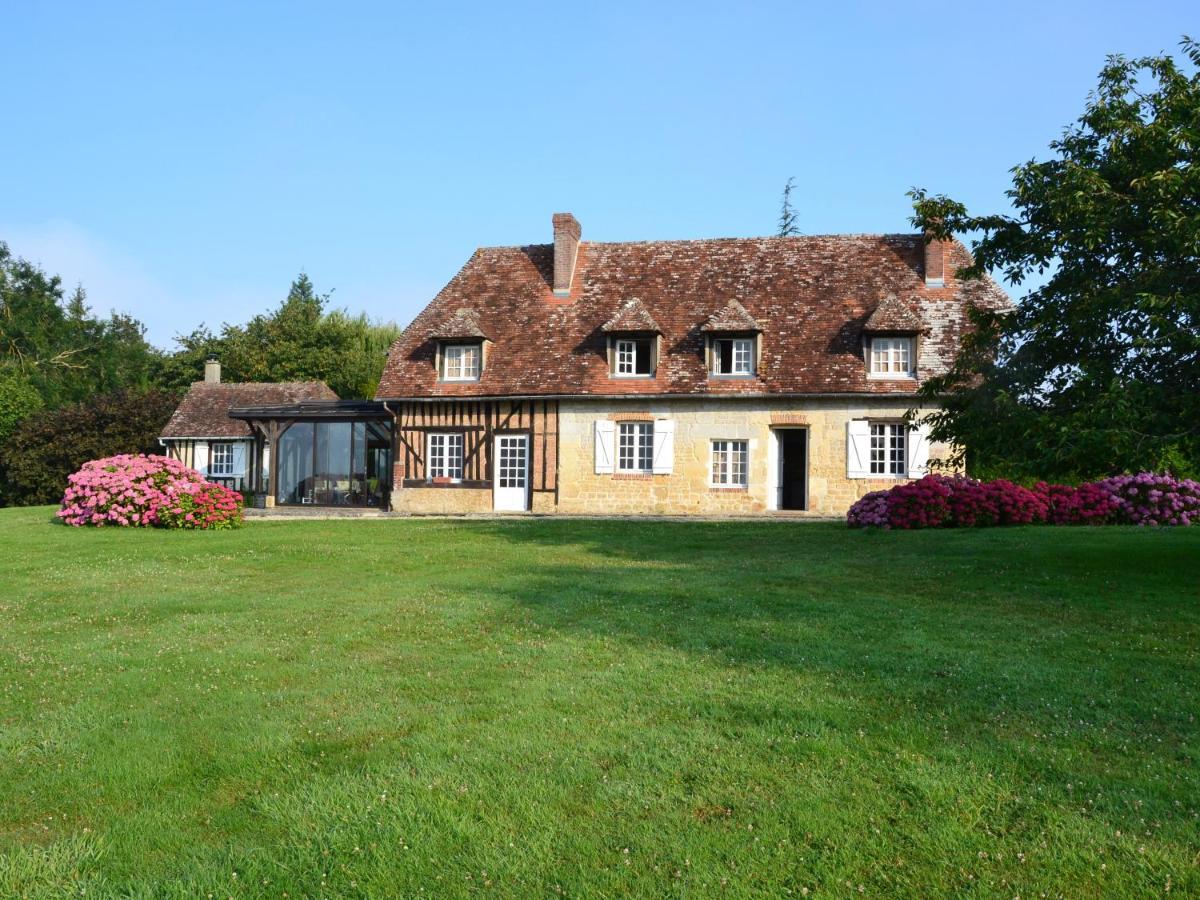 Maison d'Hôtes la Bihorée Saint-Germain-de-Livet Exterior foto